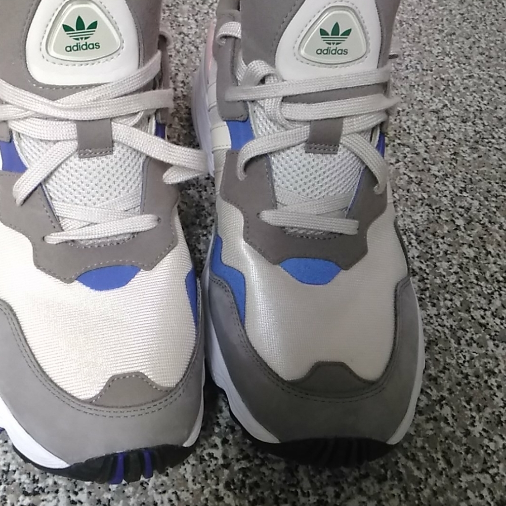 Mens sneakers